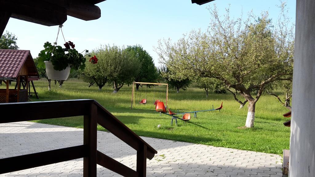 Pensiunea Din Livada Μπραν Εξωτερικό φωτογραφία